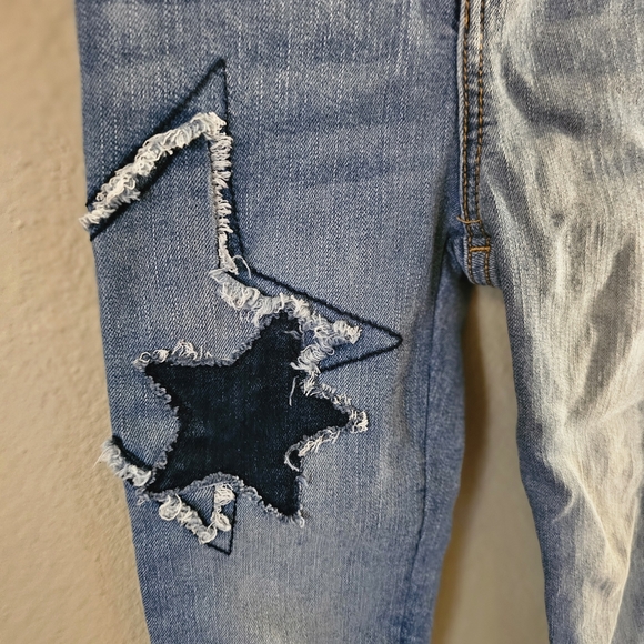 Wonder Nation Denim Jeans with Star Accent - Picture 2 of 15